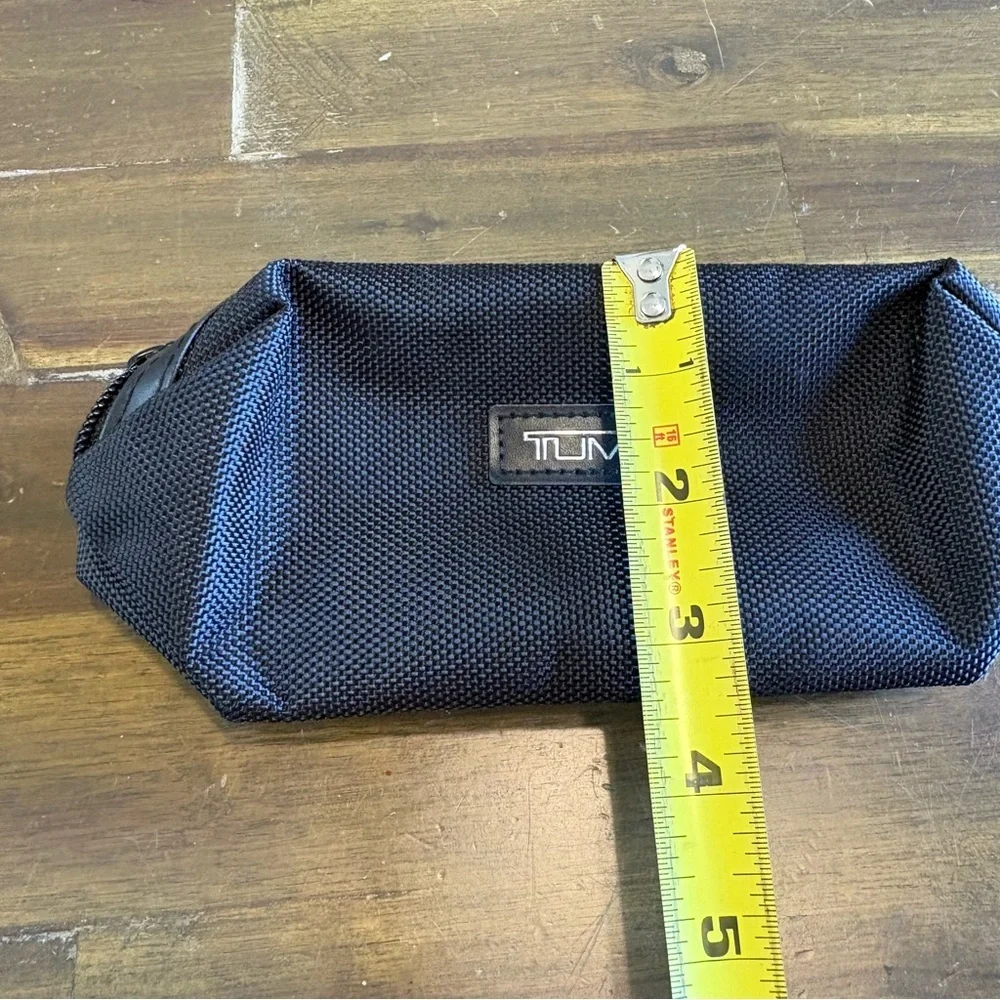 TUMI Delta Toiletry Pouch Travel Carryon Case Black Logo Small